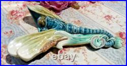 ANCIENNE BOUQUETIÈRE LIBÉLLULE en BARBOTINE fin XIXe style Art Nouveau ANCIENNE BOUQUETIÈRE LIBÉLLULE en BARBOTINE fin XIXe style Art Nouveau