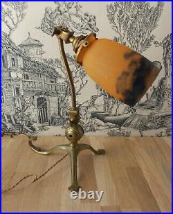 ANCIENNE LAMPE SIGNE BENSON LAITON DORE TRIPODE AVEC TULIPE DEGUE art nouveau