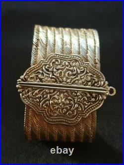 Ancien Bracelet Manchette joliment Décoré style Art Nouveau en Argent Massif
