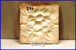 Ancien Carreau Art Nouveau Majolique Dk Japon Céramique Floral Relief Feuille