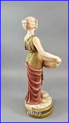 Ancien Royal Dux Porcelaine Art Nouveau Figurine D'Une Jeune Femme, C. 1912