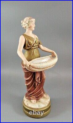 Ancien Royal Dux Porcelaine Art Nouveau Figurine D'Une Jeune Femme, C. 1912