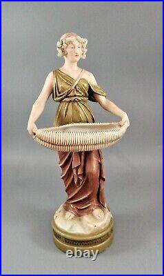 Ancien Royal Dux Porcelaine Art Nouveau Figurine D'Une Jeune Femme, C. 1912