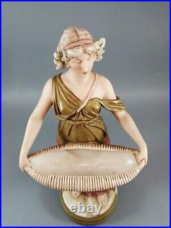 Ancien Royal Dux Porcelaine Art Nouveau Figurine D'Une Jeune Femme, C. 1912