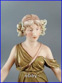 Ancien Royal Dux Porcelaine Art Nouveau Figurine D'Une Jeune Femme, C. 1912 Ancien Royal Dux Porcelaine Art Nouveau Figurine D'Une Jeune Femme, C. 1912