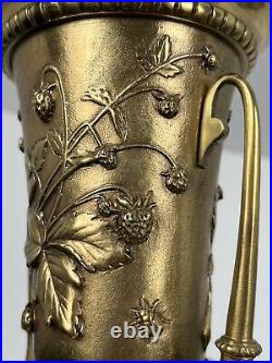 Ancien Vase en Bronze Doré Art Nouveau Fin XIXe Léopold OUDRY décor de fraisiers