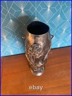 Ancien Vase en étain, rare, Metal Juventa Prima époque art nouveau. Vers 1900 Ancien Vase en étain, rare, Metal Juventa Prima époque art nouveau. Vers 1900