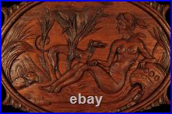Ancien bas relief en chêne sculpté vers 1900 / Femme Seins Nus Chien Art Nouveau Ancien bas relief en chêne sculpté vers 1900 / Femme Seins Nus Chien Art Nouveau