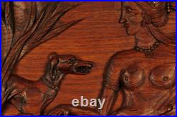 Ancien bas relief en chêne sculpté vers 1900 / Femme Seins Nus Chien Art Nouveau Ancien bas relief en chêne sculpté vers 1900 / Femme Seins Nus Chien Art Nouveau