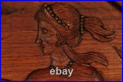 Ancien bas relief en chêne sculpté vers 1900 / Femme Seins Nus Chien Art Nouveau Ancien bas relief en chêne sculpté vers 1900 / Femme Seins Nus Chien Art Nouveau