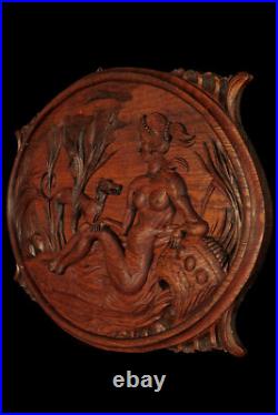 Ancien bas relief en chêne sculpté vers 1900 / Femme Seins Nus Chien Art Nouveau Ancien bas relief en chêne sculpté vers 1900 / Femme Seins Nus Chien Art Nouveau