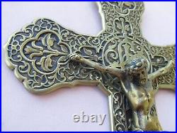 Ancien crucifix en bronze Art Nouveau Christ croix objet de dévotion