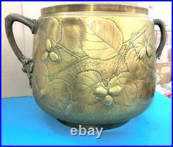 Ancien grand cache pot ART NOUVEAU bronze et laiton Décor de noisettes 41 cm