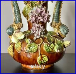 Ancien grand vase Art Nouveau aux dauphins en barbotine