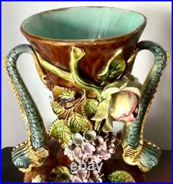 Ancien grand vase Art Nouveau aux dauphins en barbotine