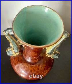 Ancien grand vase Art Nouveau aux dauphins en barbotine