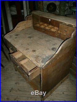 Ancien meuble de métier / comptoir
