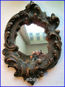 Ancien miroir mural Art Nouveau en résine sculptée d'acanthes