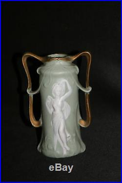 Ancien petit vase en wedgwood vert décor danseuse antique art nouveau