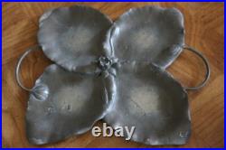 Ancien service en ETAIN ART NOUVEAU fumeur tabac DECOR NENUPHAR signé E. FRERES Ancien service en ETAIN ART NOUVEAU fumeur tabac DECOR NENUPHAR signé E. FRERES