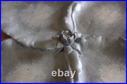 Ancien service en ETAIN ART NOUVEAU fumeur tabac DECOR NENUPHAR signé E. FRERES Ancien service en ETAIN ART NOUVEAU fumeur tabac DECOR NENUPHAR signé E. FRERES