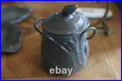 Ancien service en ETAIN ART NOUVEAU fumeur tabac DECOR NENUPHAR signé E. FRERES Ancien service en ETAIN ART NOUVEAU fumeur tabac DECOR NENUPHAR signé E. FRERES