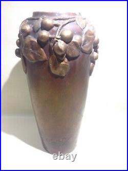 Ancien vase L'Isle-Adam H. L(Henri Laurent). Desrousseaux Art nouveau terra cotta
