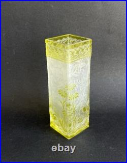Ancien vase cristal dégagé à l'acide Baccarat verre givré floral art nouveau
