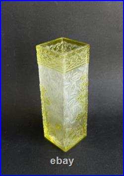 Ancien vase cristal dégagé à l'acide Baccarat verre givré floral art nouveau