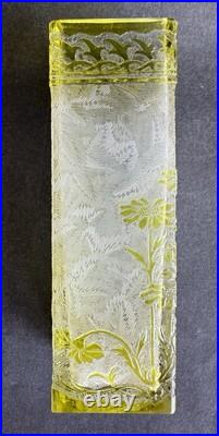 Ancien vase cristal dégagé à l'acide Baccarat verre givré floral art nouveau