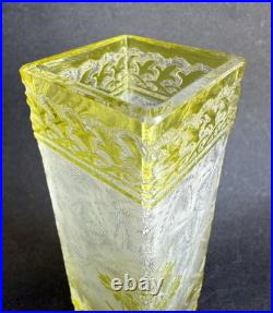 Ancien vase cristal dégagé à l'acide Baccarat verre givré floral art nouveau