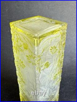Ancien vase cristal dégagé à l'acide Baccarat verre givré floral art nouveau