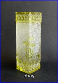 Ancien vase cristal dégagé à l'acide Baccarat verre givré floral art nouveau
