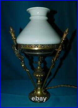 Ancienne Lampe De Salon Art Nouveau. Autriche Jugenstil. Bronze. Pomme De Pin