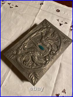 Ancienne boite en étain repoussé, époque art nouveau, attribuée à Alfred Daguet