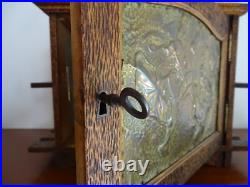 Ancienne cave a pipe ART NOUVEAU bois et laiton repoussé ART POPULAIRE Ancienne cave a pipe ART NOUVEAU bois et laiton repoussé ART POPULAIRE
