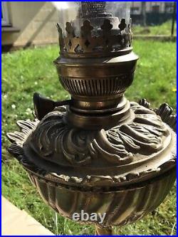 Ancienne grande lampe à petrole bronze Art Nouveau femme au flambeau complète