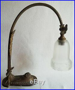 Ancienne lampe ART-NOUVEAU en bronze tulipe en verre moulé vers 1900