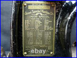 Ancienne machine à coudre UNION SPECIAL MACHINE Co. USA style 15400 AMZ