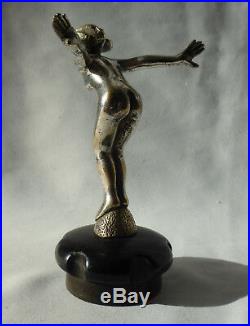 Ancienne mascotte automobile bouchon de radiateur art Nouveau bronze femme nue