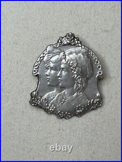 Art Nouveau Ancienne broche argent Décor portrait enfant 1900