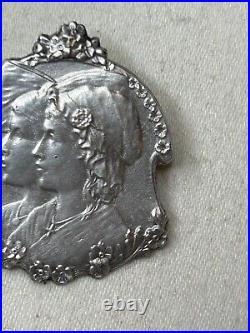 Art Nouveau Ancienne broche argent Décor portrait enfant 1900