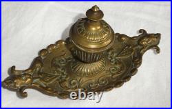 Art nouveau ancien encrier en bronze doré décor visage d'enfants aux extrémité