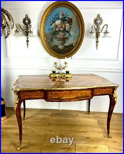 Bureau Plat Ancien En Marqueterie Toutes Faces Orné De Bronze De Style Louis XV