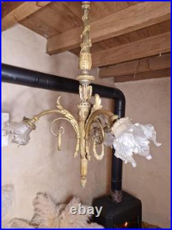 Imposant lustre ancien Art Nouveau composé de 3 tulipes fleurs, France Imposant lustre ancien Art Nouveau composé de 3 tulipes fleurs, France
