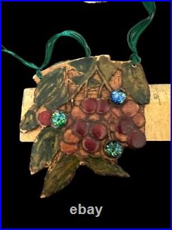 Long collier sautoir design collection ancien Art Nouveau Cerise Pate De Verre
