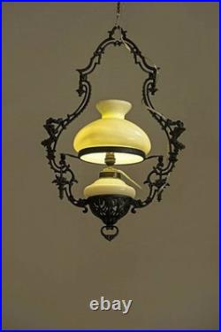 Lustre ancien Art Nouveau en laiton et verre dépoli Élégance vintage