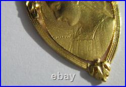 Médaille ancienne Art Nouveau Vierge signée du graveur Dropsy or 18 carats 750