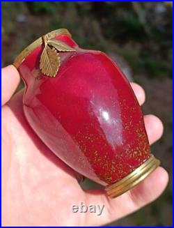 Mini Vase Ancien Sèvres Porcelaine Rouge Bronze Feuilles Art Nouveau miniature Mini Vase Ancien Sèvres Porcelaine Rouge Bronze Feuilles Art Nouveau miniature
