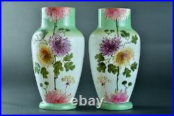 Paire de grands vases anciens opaline Art Nouveau aux Dahlias / polychrome et or